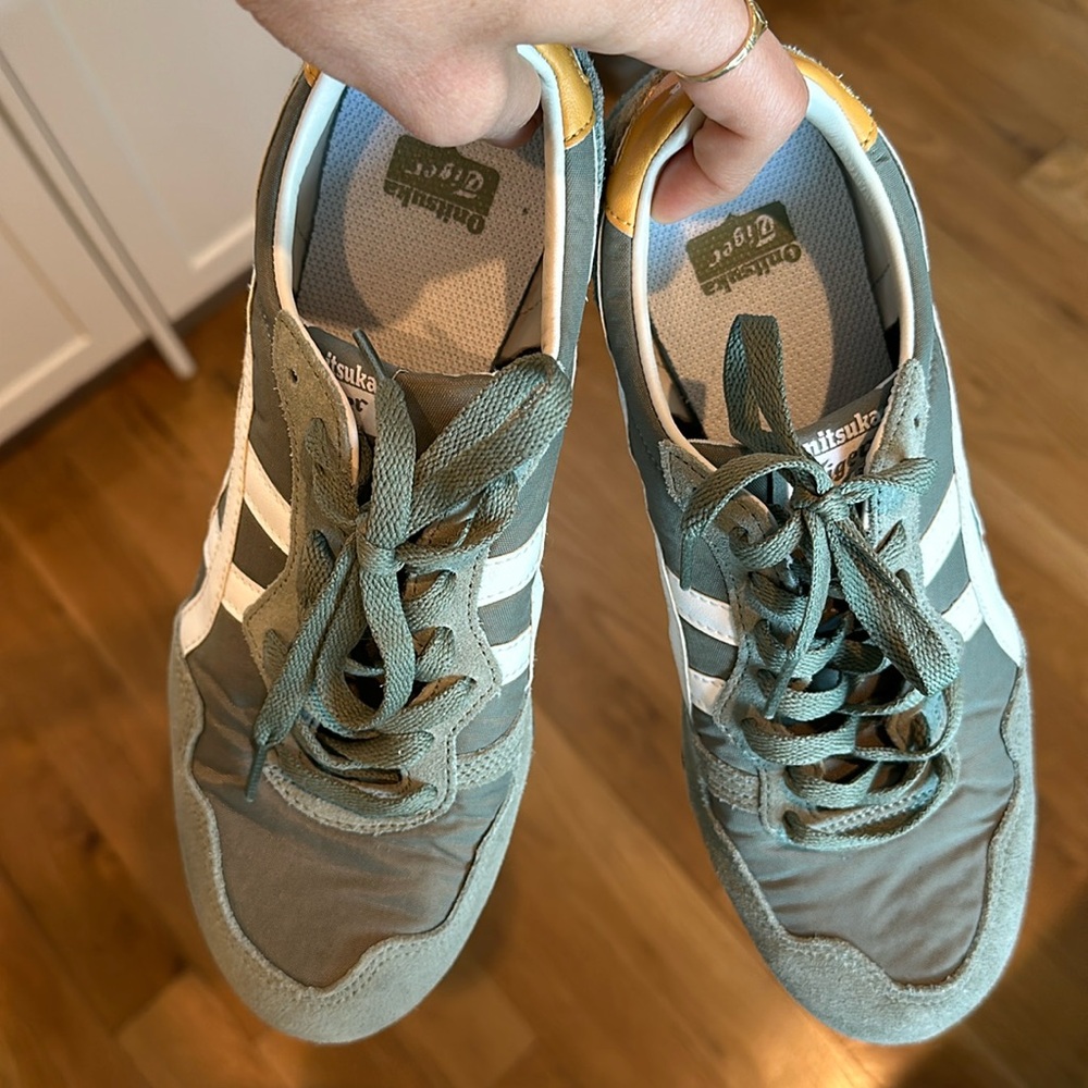 Onitsuka Tiger Serrano sneakers, Women's US size 7 (EURO 40) fit 8-8.5
